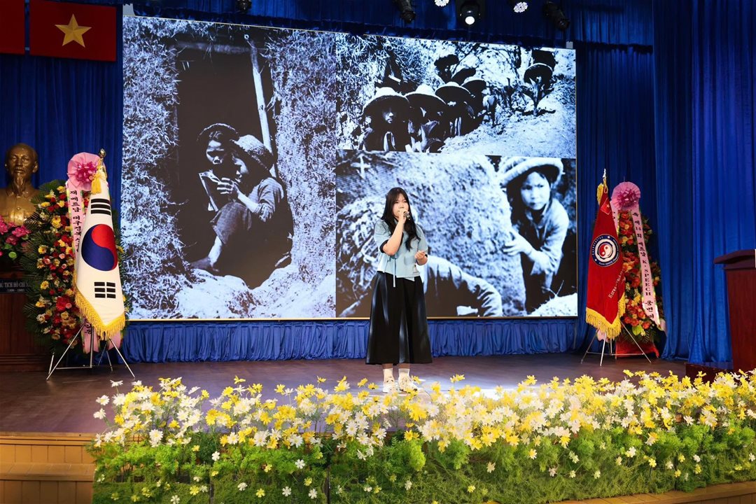 LHU tiếp tục giữ vững ngôi vị Quán quân tại K-SPEECH Việt Nam lần thứ 14