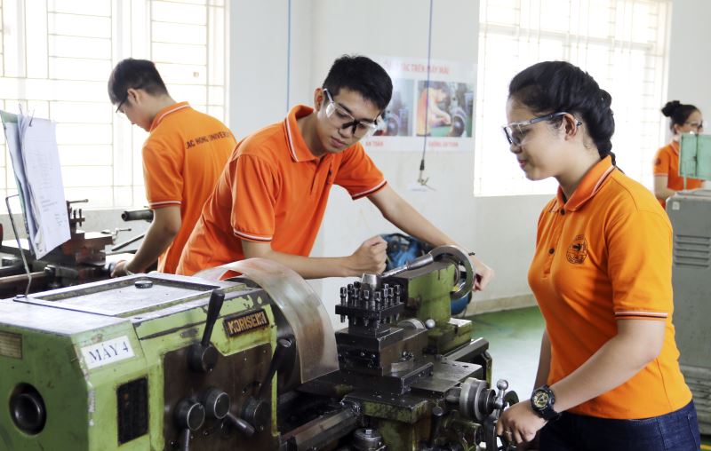 Chương trình học chú trọng thực hành
